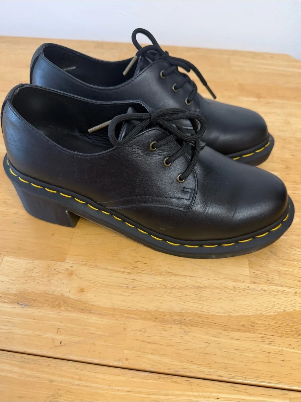Dr. Martens Women's Amory Heel Oxford Shoes Black Soft Leather Size 8